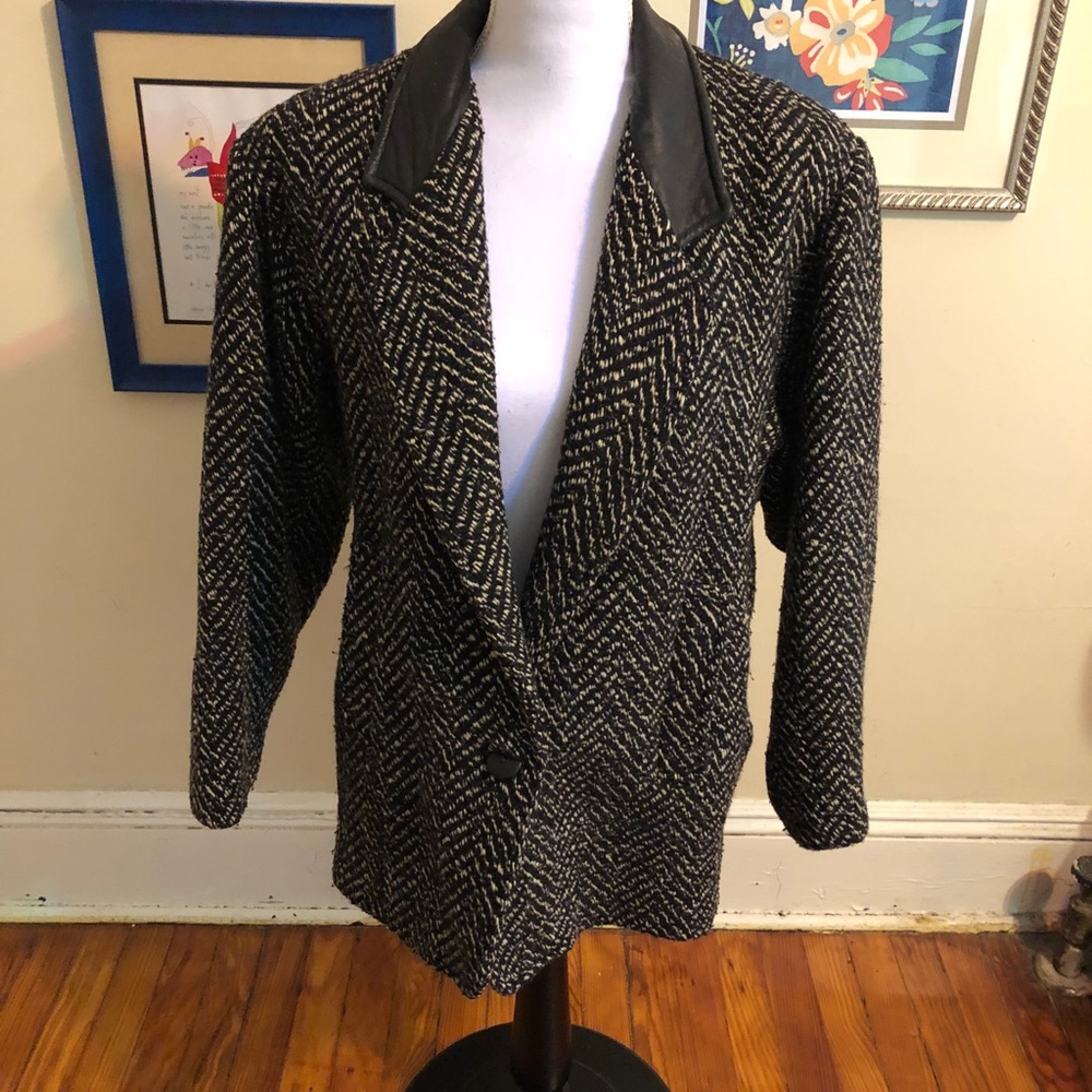 Vintage 1982 Ann Taylor coat with leather collar